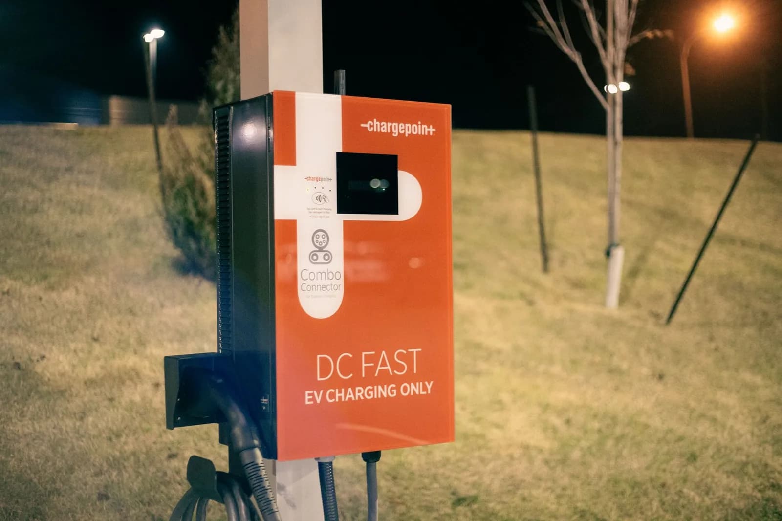 BYD Reaches 10,000 Flash Chargers in China, Halfway to Year-End Goal