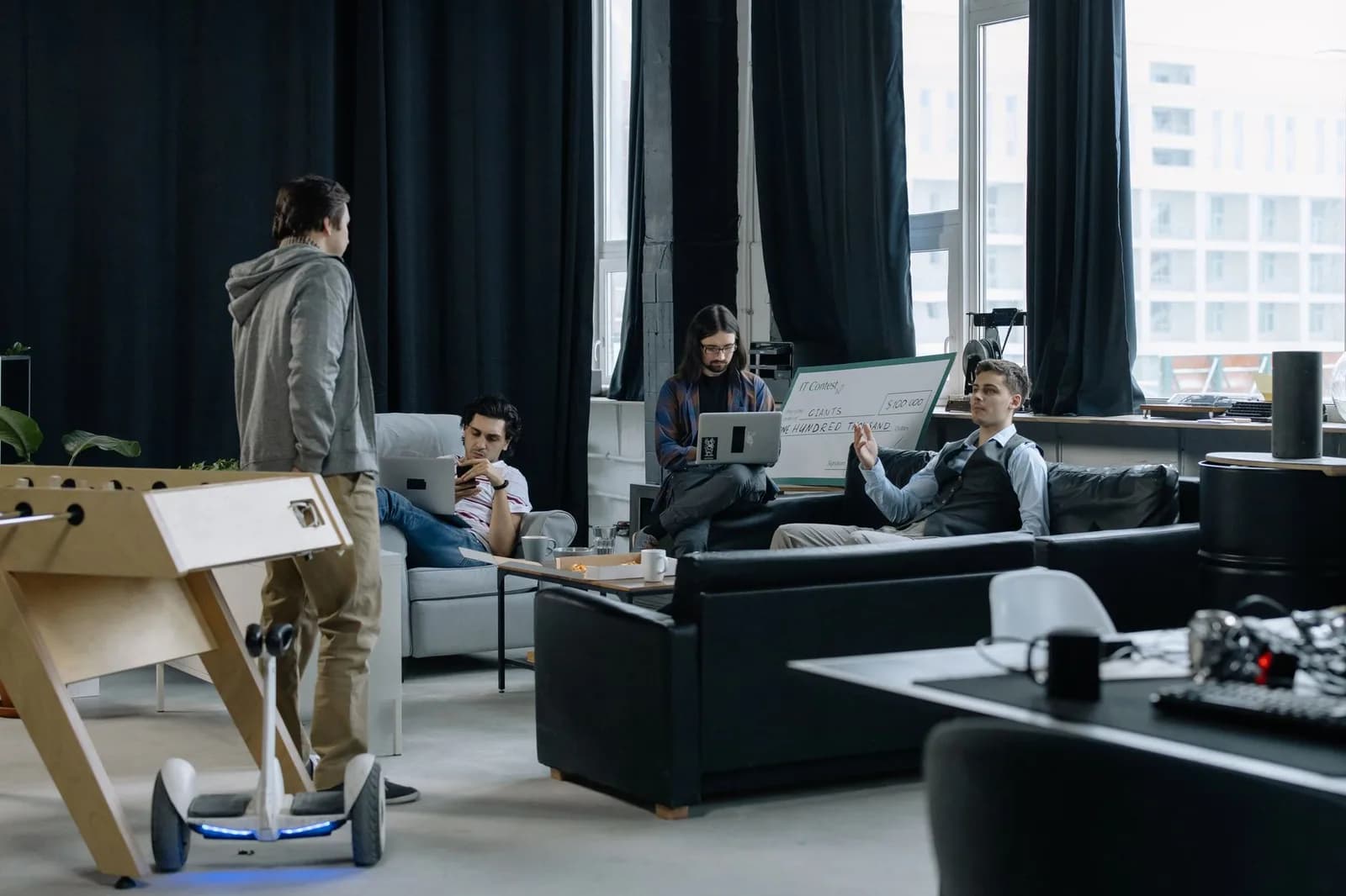 Paris FinTech and Voice AI Startups Draw Major Cross-Border Capital