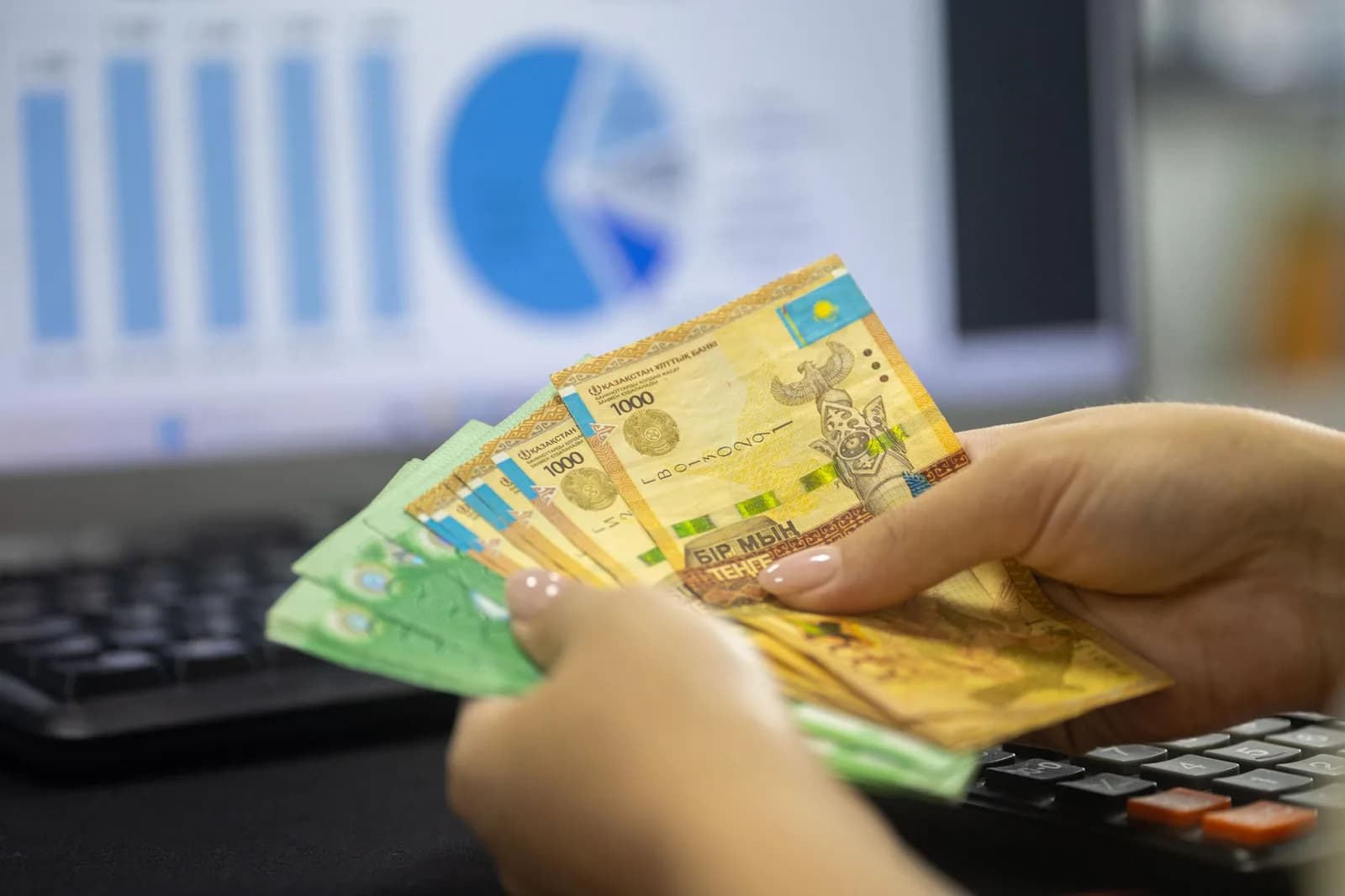 Tether to Explore Tenge Stablecoin With Kazakhstan's Central Bank