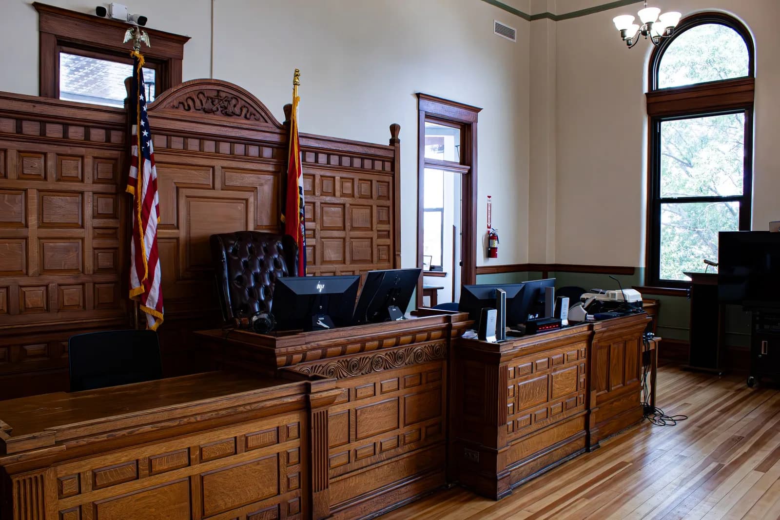 Chainalysis Sues US Government Over $94.7M ICE Contract Awarded to TRM Labs