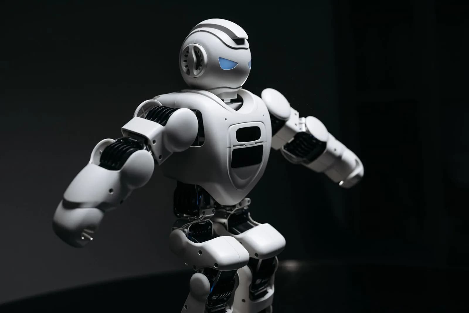 Bleu Robotics raises €5 million to train industrial humanoids with less data