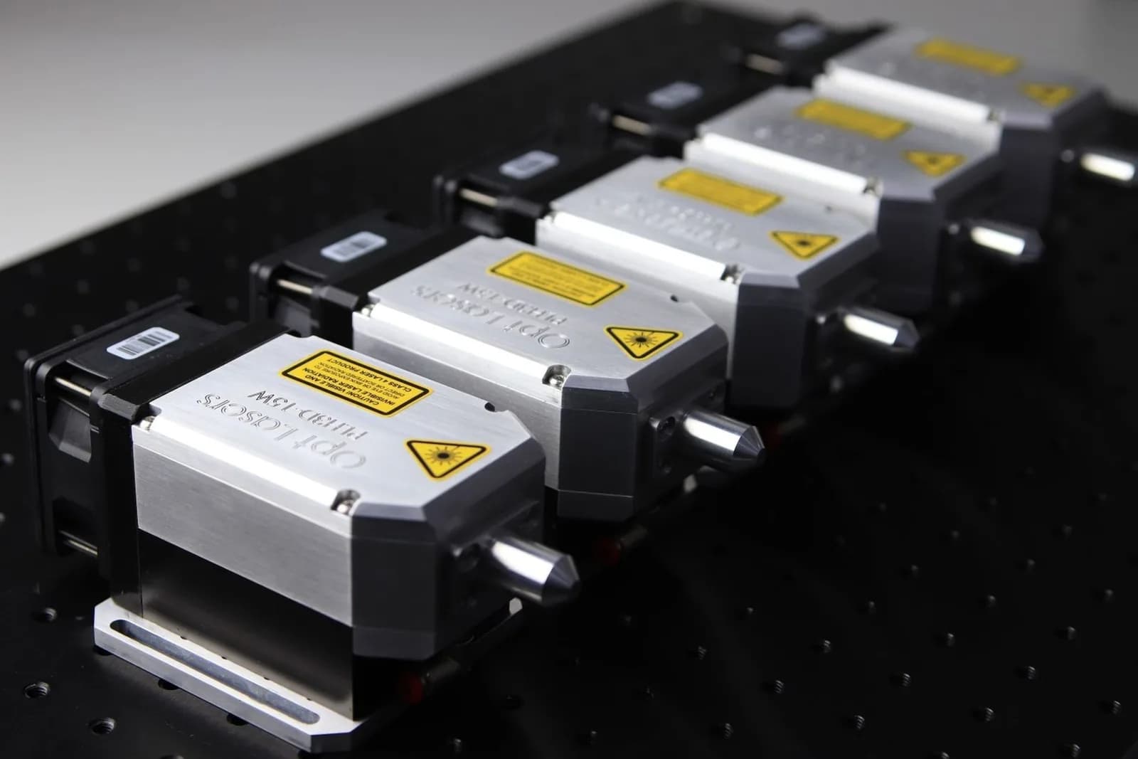 Swiss Startup Aylight Raises €4.5M to Advance Optical Interconnects for AI