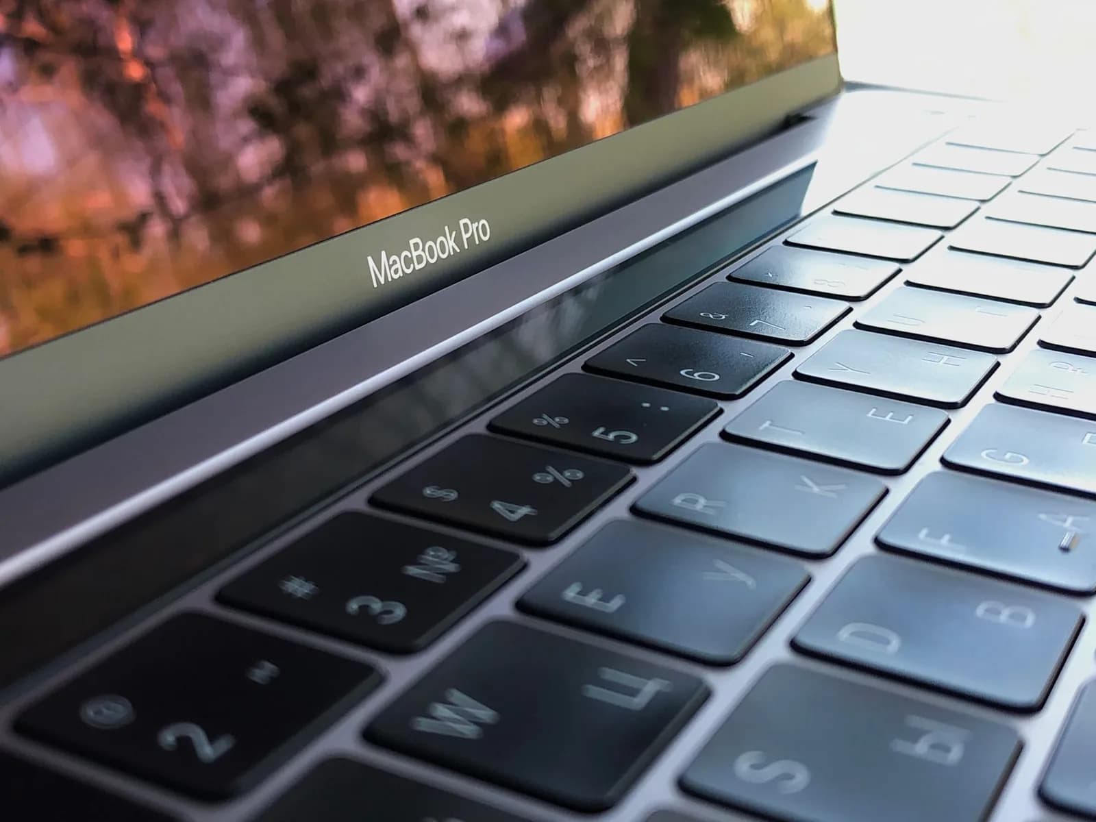Apple Unveils First Touchscreen MacBook Pro With OLED Display