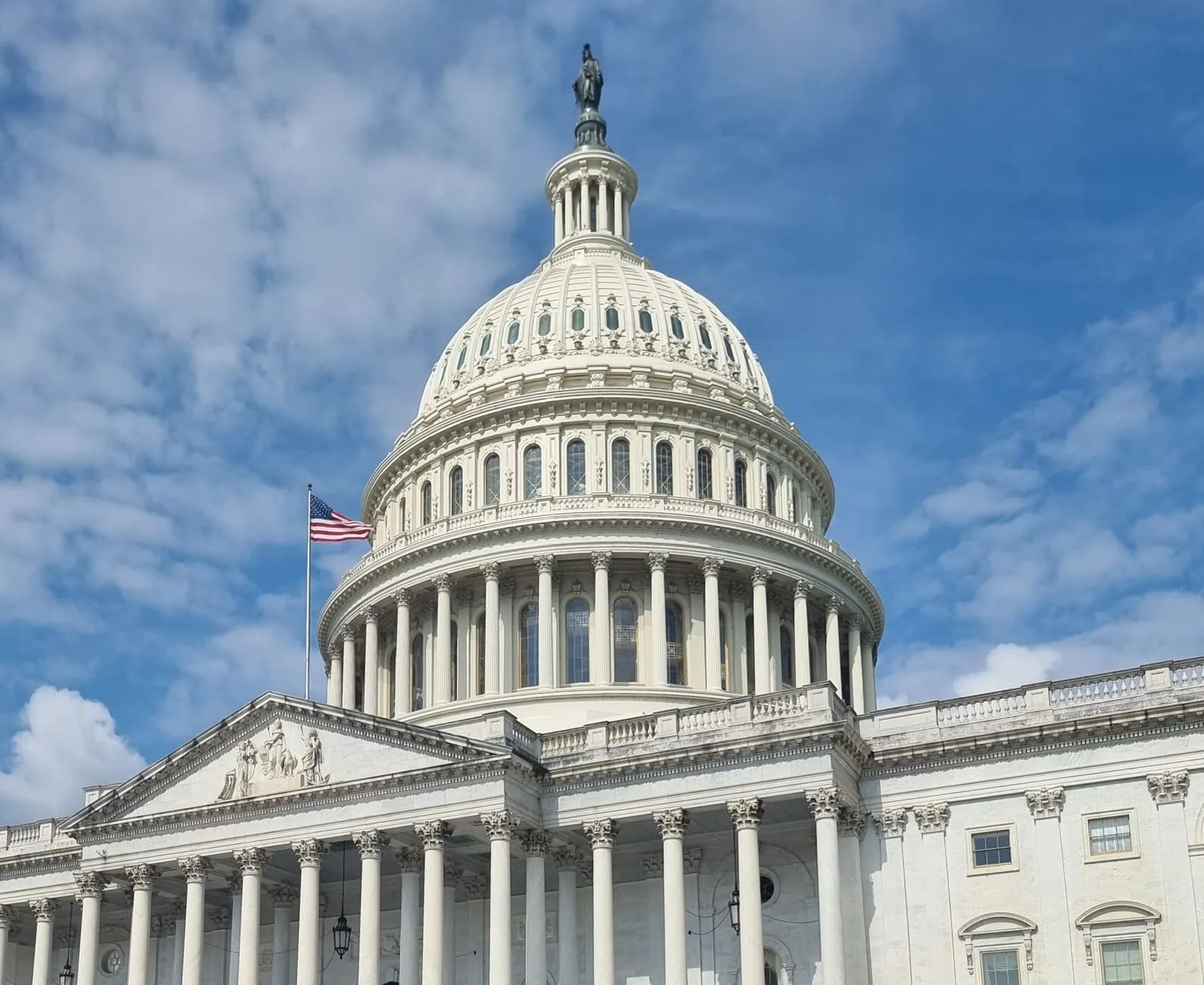 Revised US CLARITY Act Adds Ethics Curbs on Officials' Crypto Activity