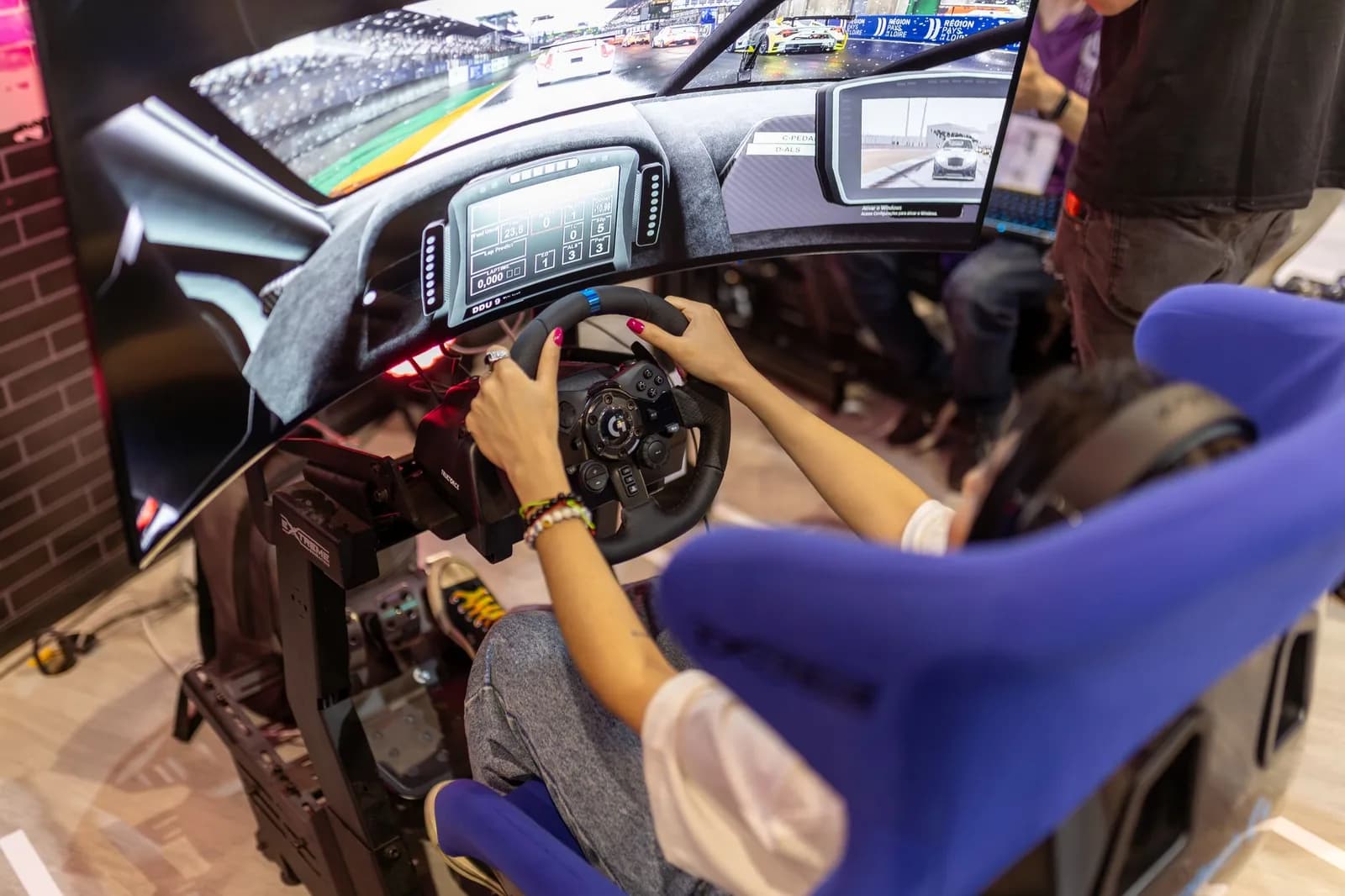 Fanatec Unveils Project Obsidian Wheel at SimRacing Expo 2026