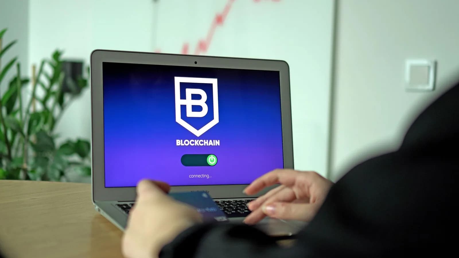 SWIFT Launches Blockchain Ledger, Starts Tokenized Deposit Pilot with Global Banks