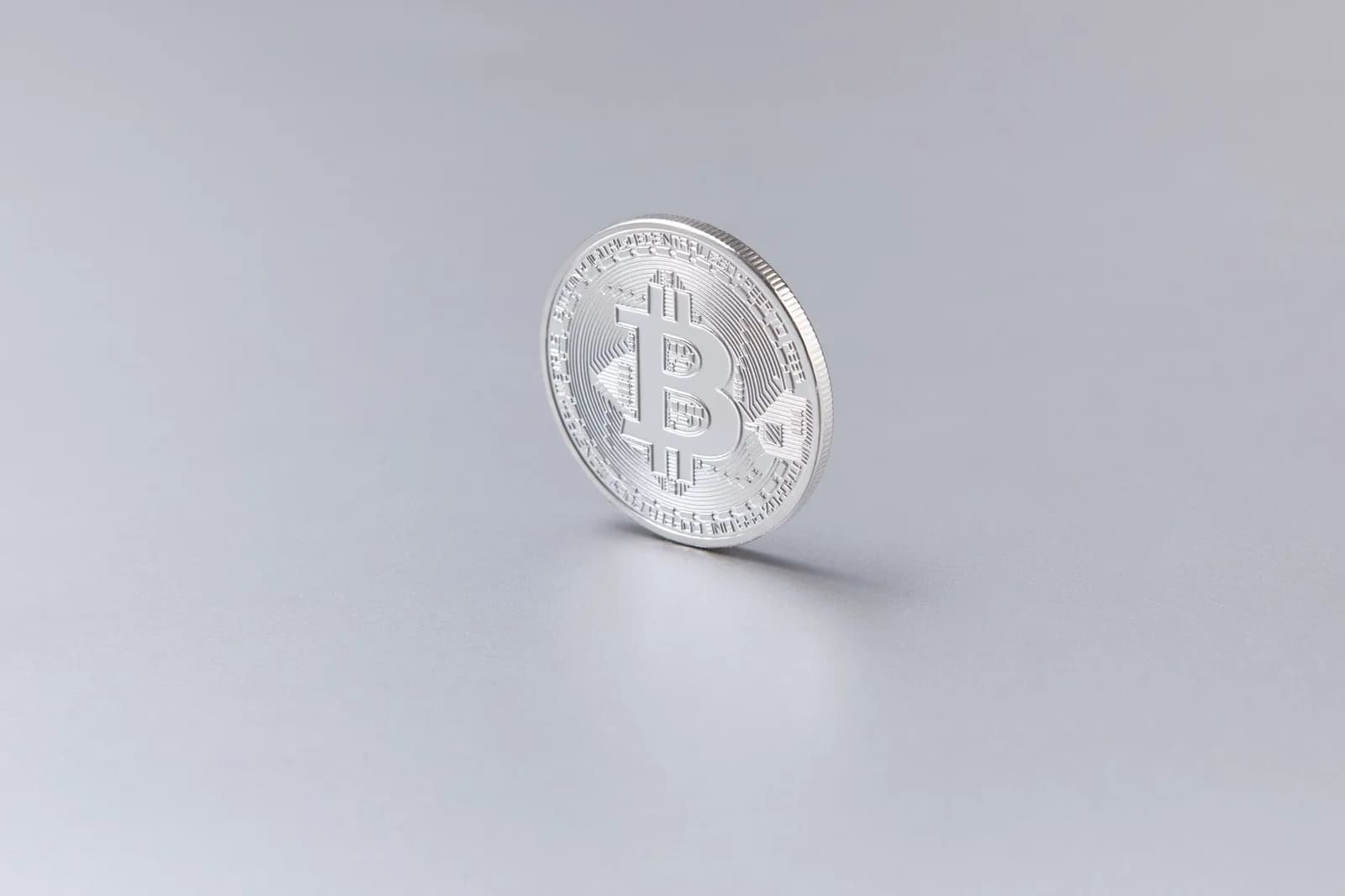 Decade-Old Bitcoin Wallets Move $40 Million as Dormant Activity Slows