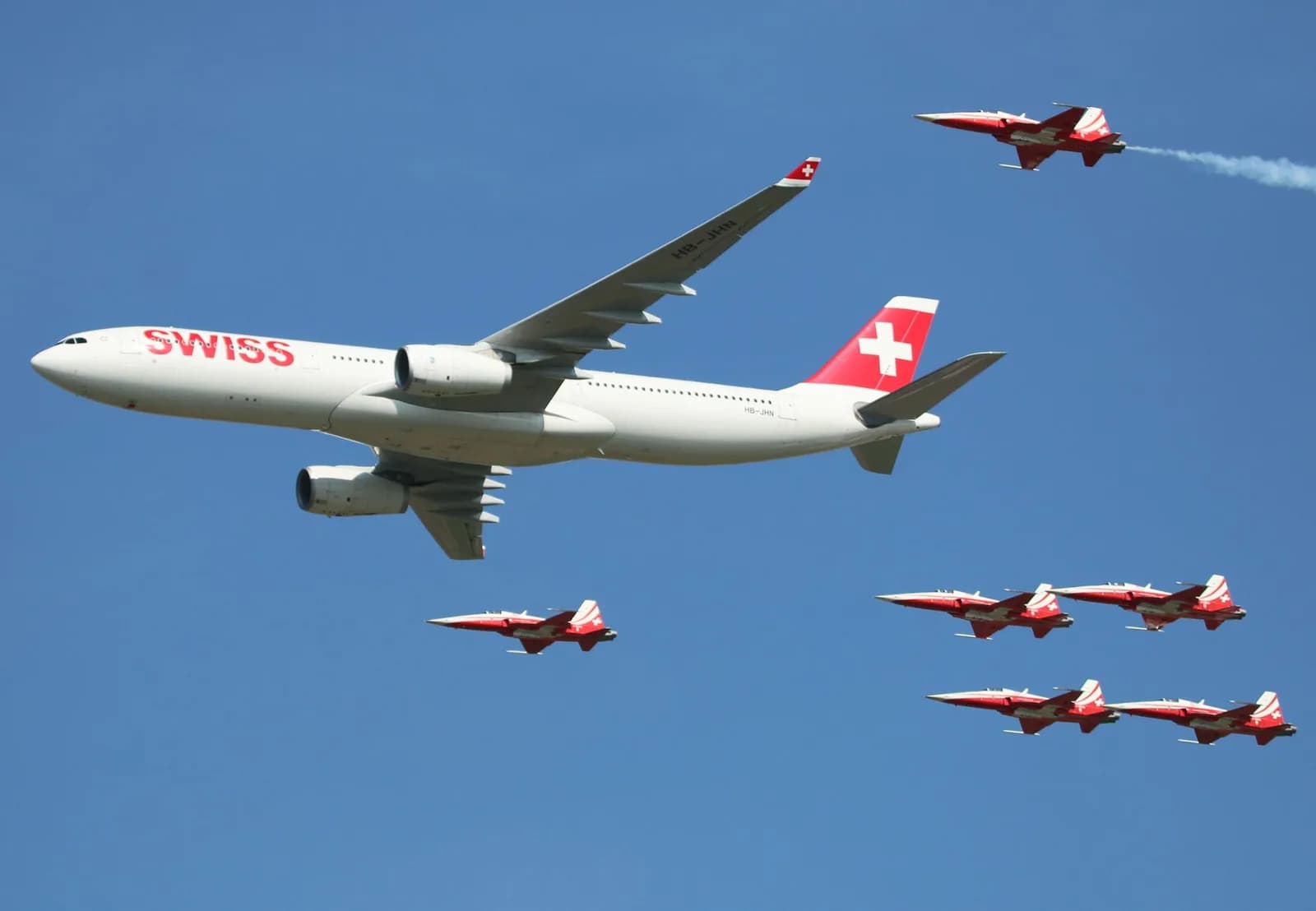 Qatar Airways to Showcase World Cup Livery and New Aircraft at Farnborough 2026
