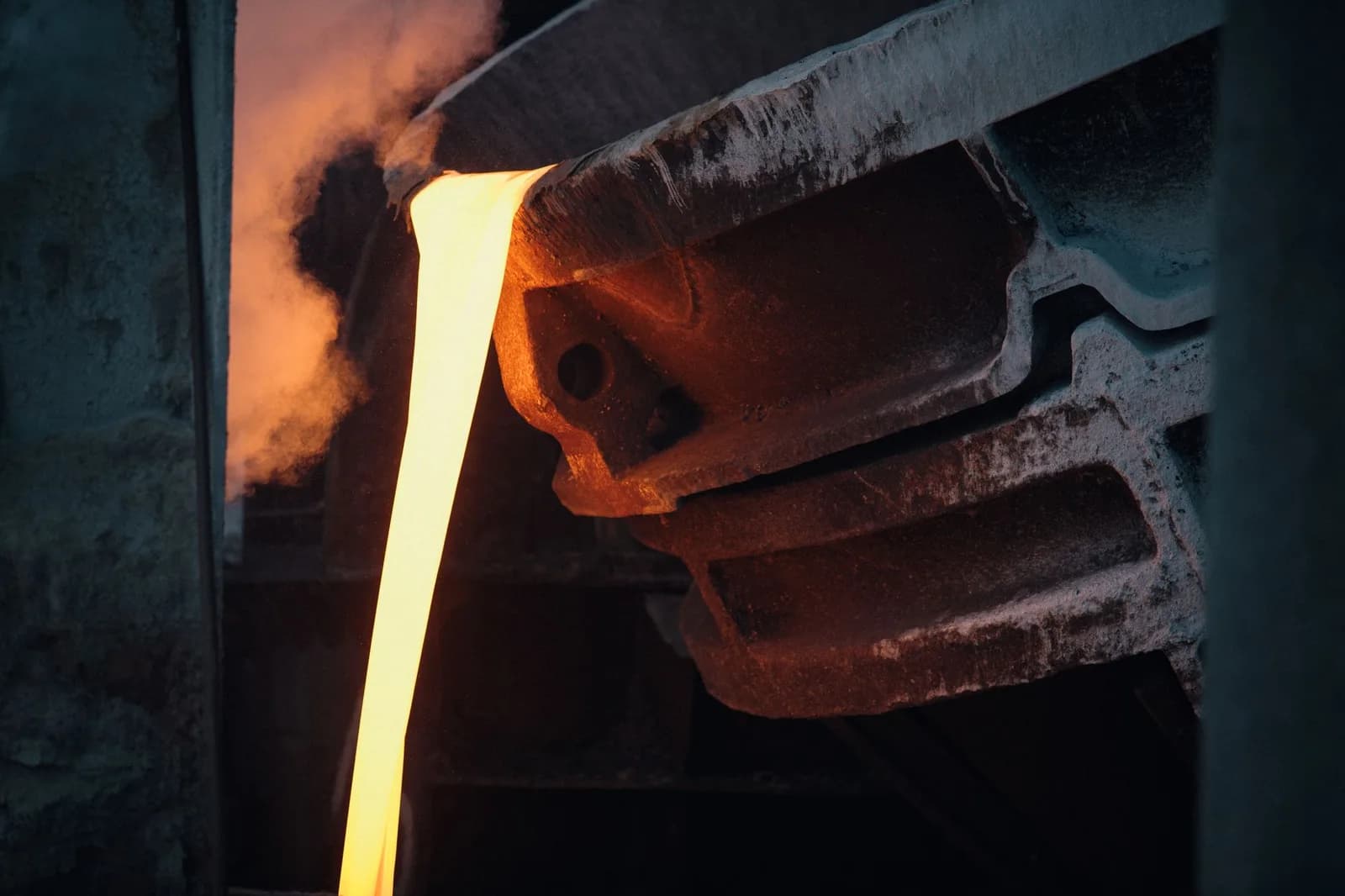 Figure Melts Old F.02 Robots in Molten Steel After Schwarzenegger's Suggestion