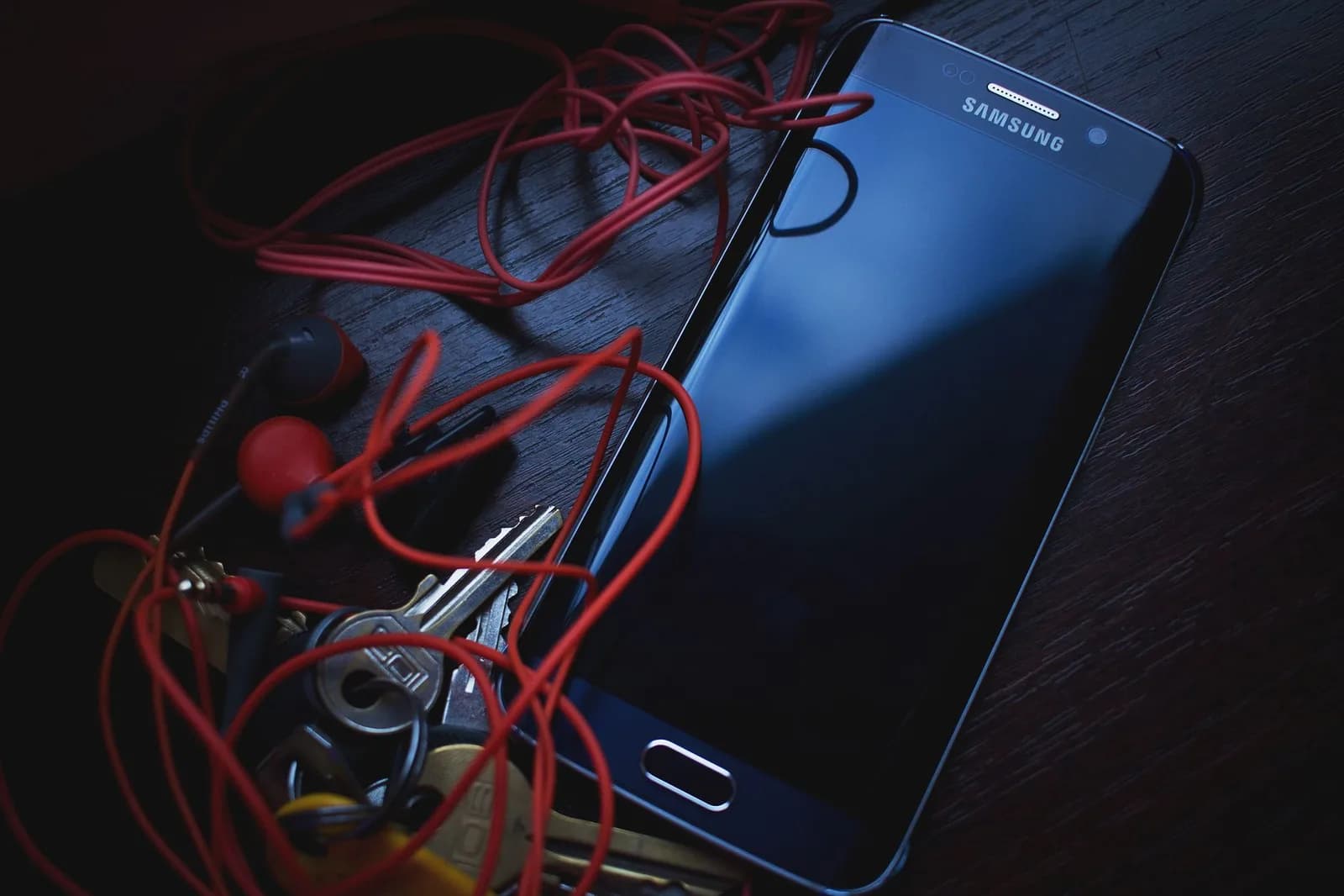 Galaxy S27 Ultra Leaks Point to Faster Charging and New Colors